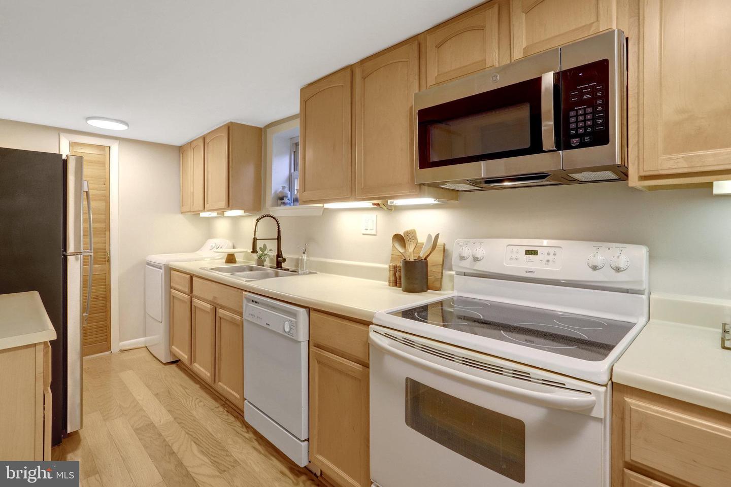 4206 16TH RD S, ARLINGTON, Virginia 22204, 4 Bedrooms Bedrooms, ,3 BathroomsBathrooms,Residential,For sale,4206 16TH RD S,VAAR2062228 MLS # VAAR2062228