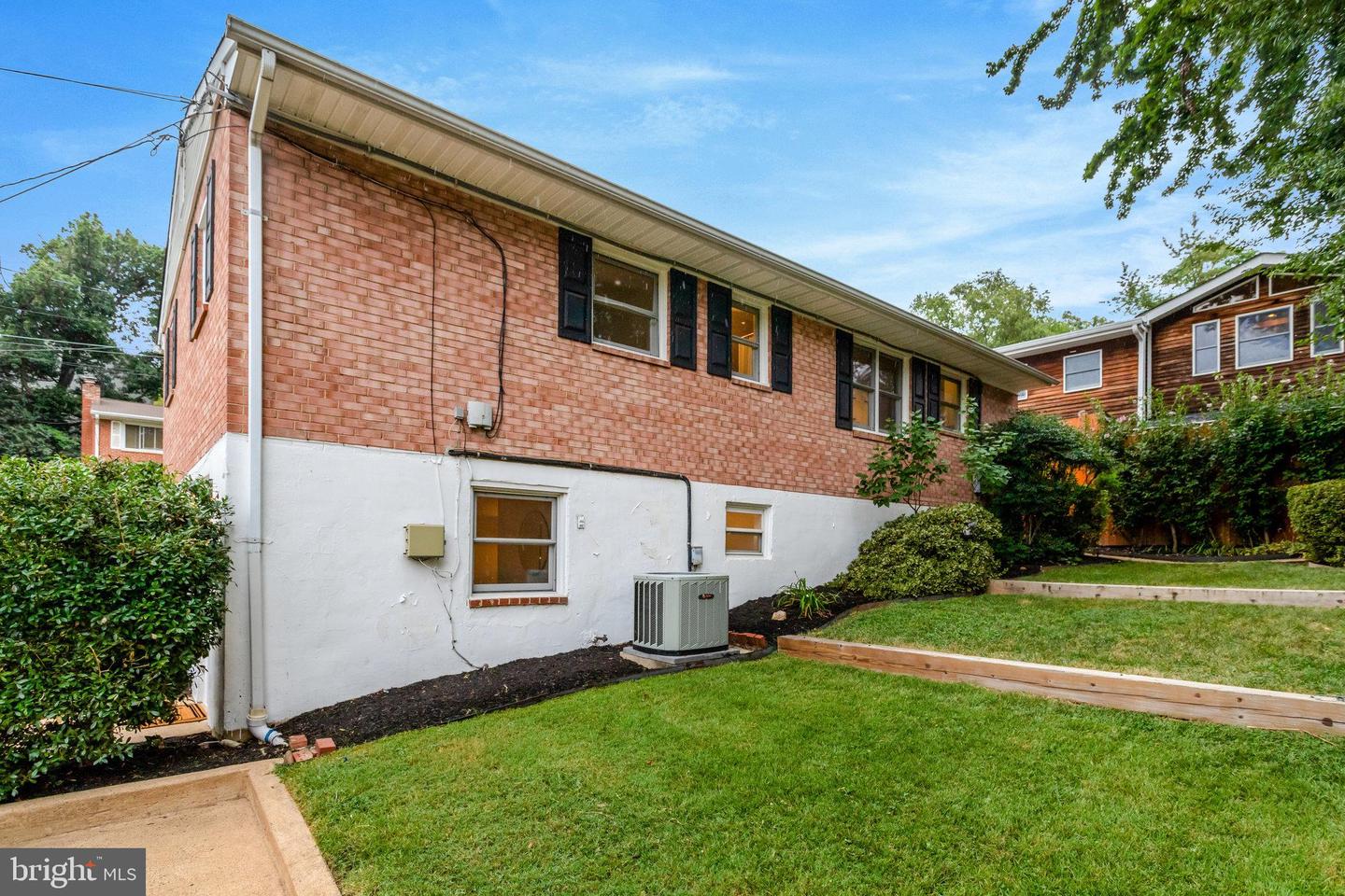 4206 16TH RD S, ARLINGTON, Virginia 22204, 4 Bedrooms Bedrooms, ,3 BathroomsBathrooms,Residential,For sale,4206 16TH RD S,VAAR2062228 MLS # VAAR2062228