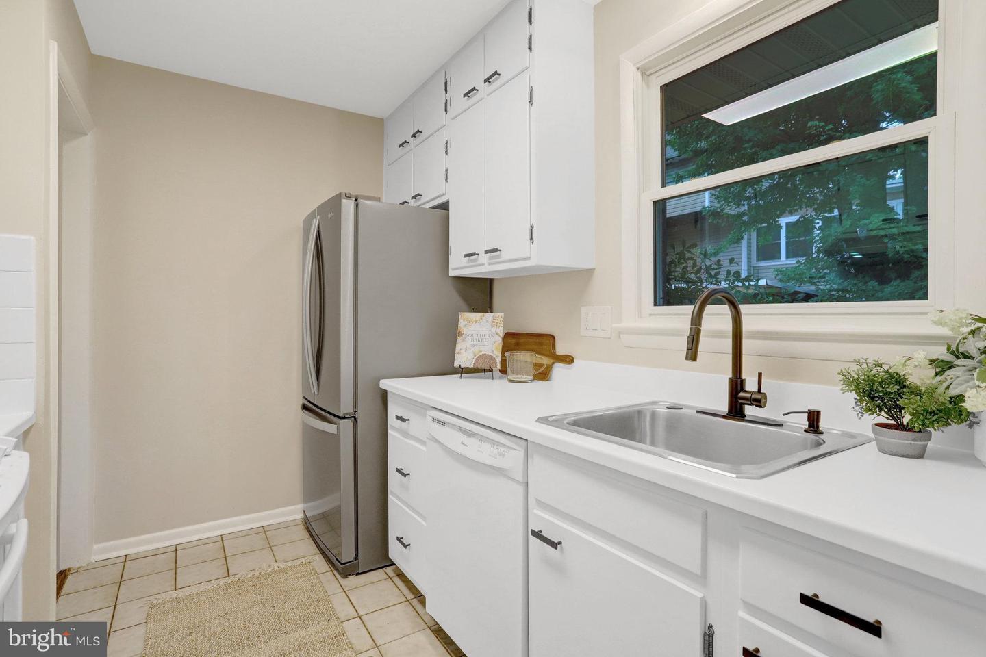 4206 16TH RD S, ARLINGTON, Virginia 22204, 4 Bedrooms Bedrooms, ,3 BathroomsBathrooms,Residential,For sale,4206 16TH RD S,VAAR2062228 MLS # VAAR2062228