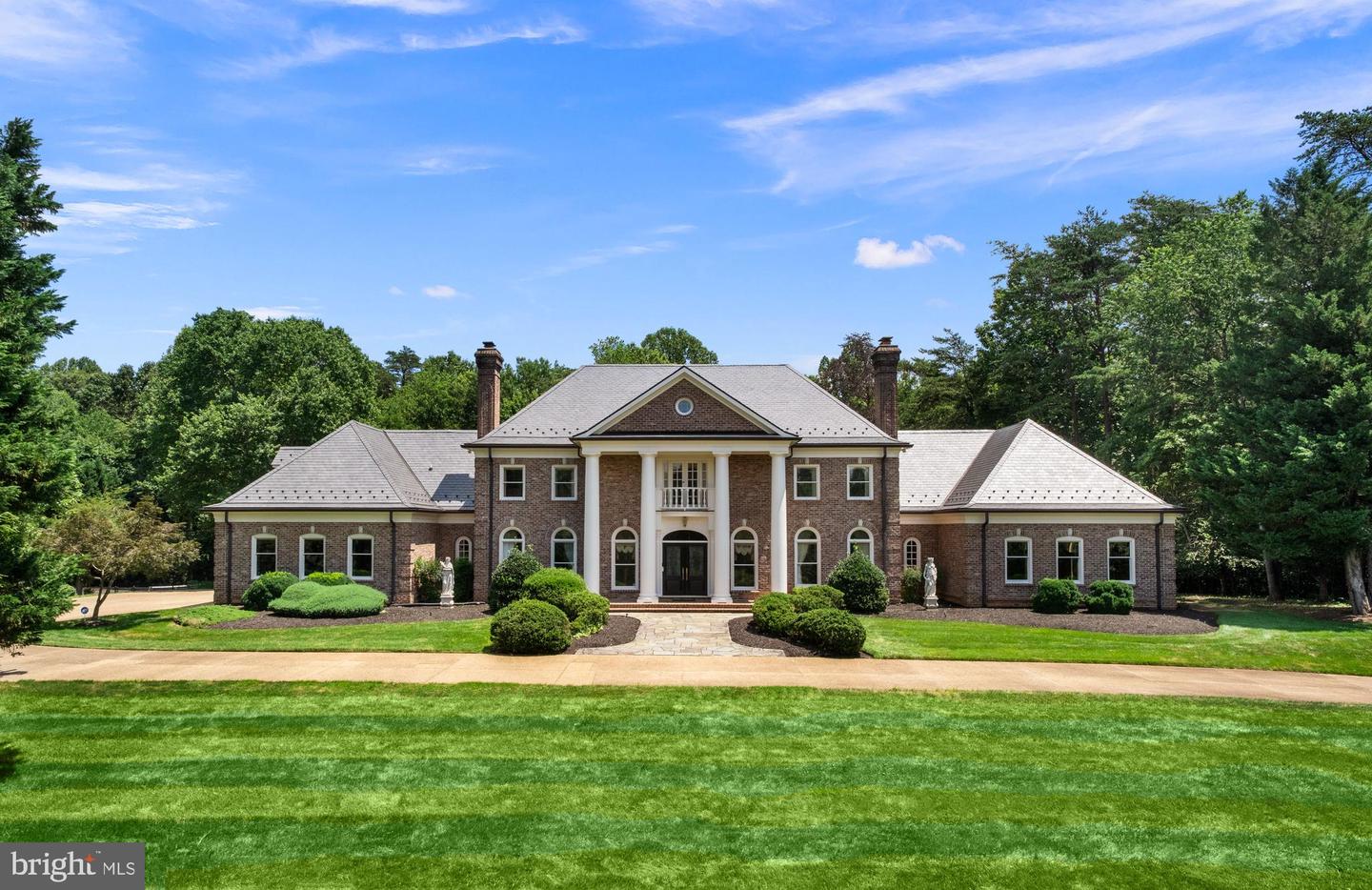 2401 OAKMONT CT, OAKTON, Virginia 22124, 6 Bedrooms Bedrooms, ,7 BathroomsBathrooms,Residential,For sale,2401 OAKMONT CT,VAFX2261498 MLS # VAFX2261498