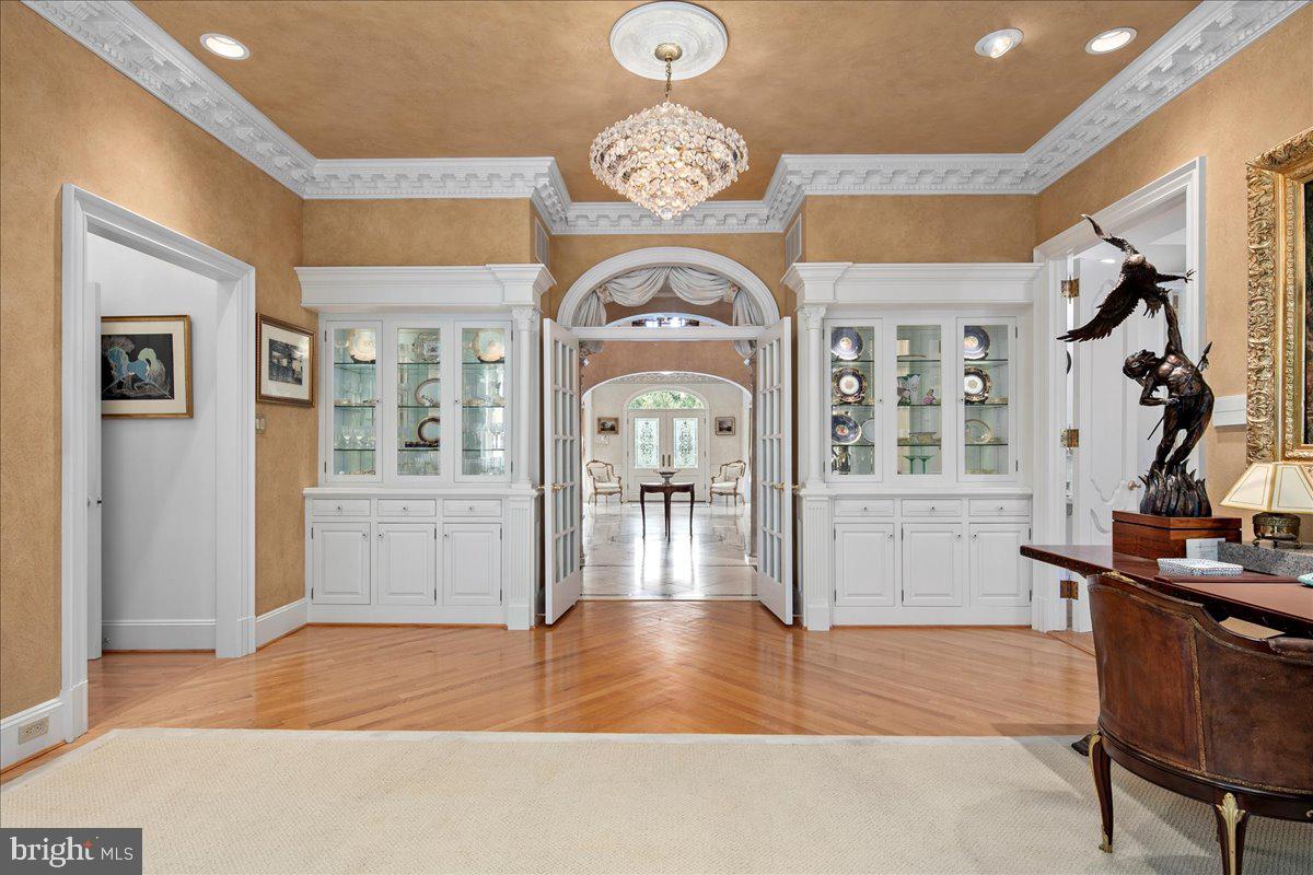 2401 OAKMONT CT, OAKTON, Virginia 22124, 6 Bedrooms Bedrooms, ,7 BathroomsBathrooms,Residential,For sale,2401 OAKMONT CT,VAFX2261498 MLS # VAFX2261498
