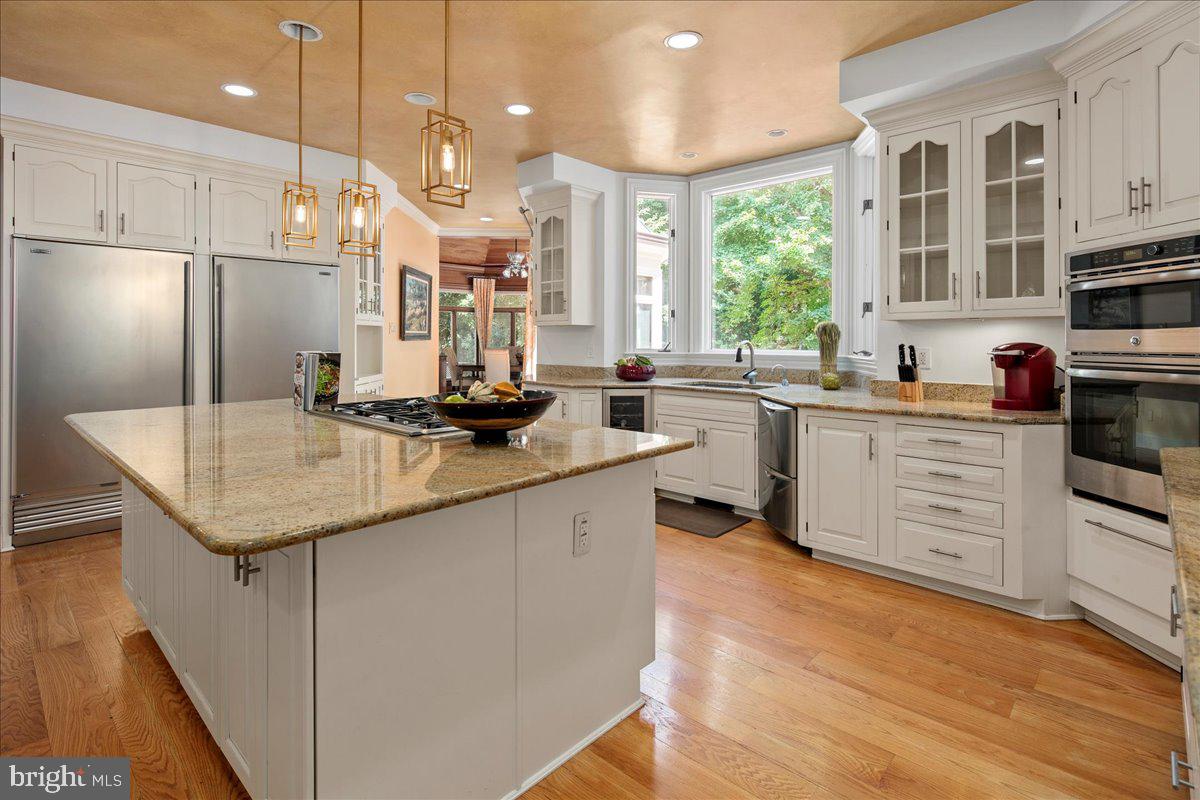 2401 OAKMONT CT, OAKTON, Virginia 22124, 6 Bedrooms Bedrooms, ,7 BathroomsBathrooms,Residential,For sale,2401 OAKMONT CT,VAFX2261498 MLS # VAFX2261498