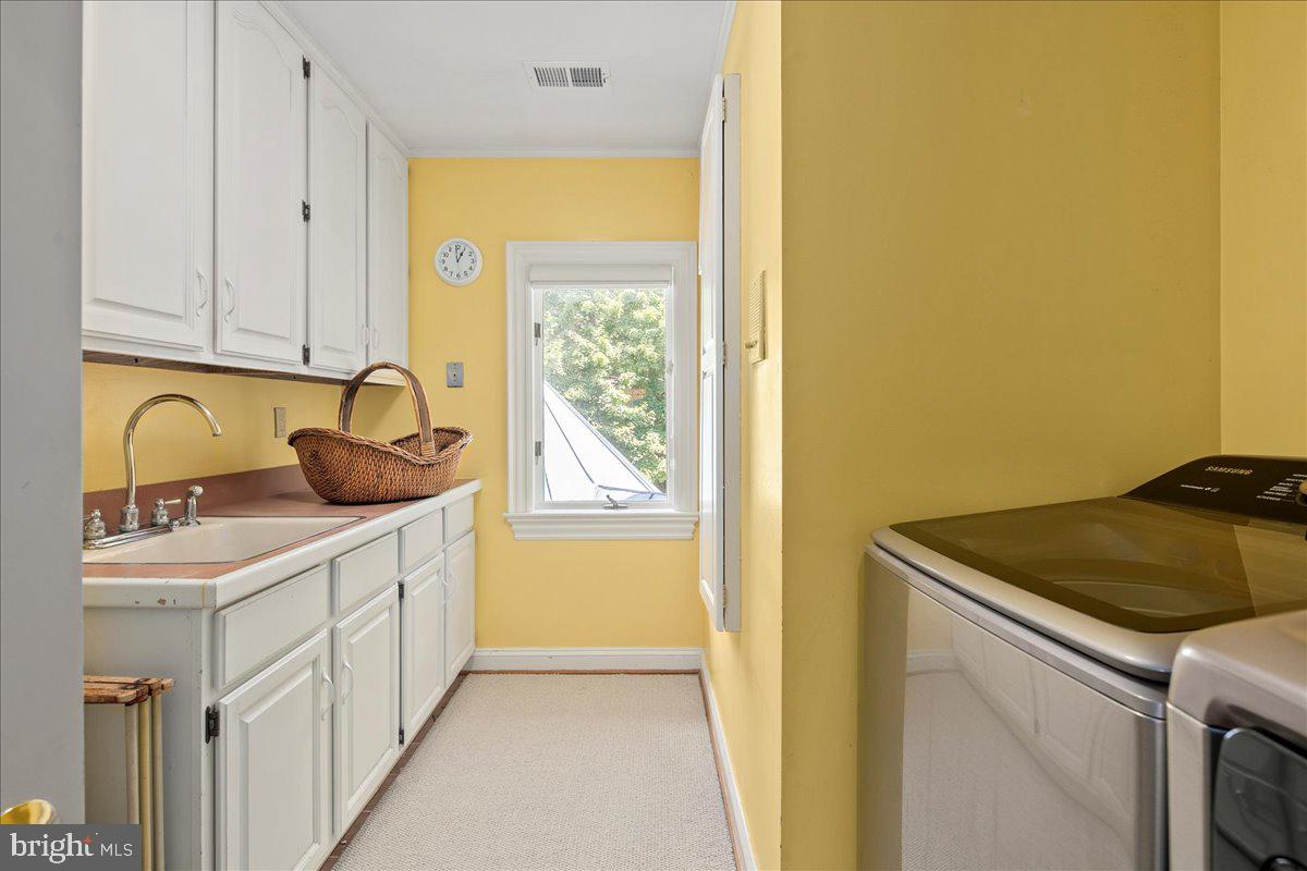 2401 OAKMONT CT, OAKTON, Virginia 22124, 6 Bedrooms Bedrooms, ,7 BathroomsBathrooms,Residential,For sale,2401 OAKMONT CT,VAFX2261498 MLS # VAFX2261498