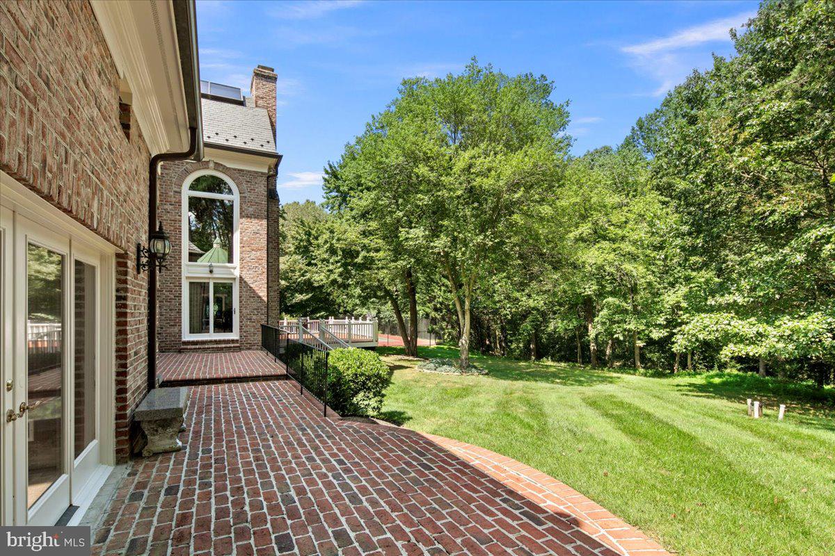 2401 OAKMONT CT, OAKTON, Virginia 22124, 6 Bedrooms Bedrooms, ,7 BathroomsBathrooms,Residential,For sale,2401 OAKMONT CT,VAFX2261498 MLS # VAFX2261498