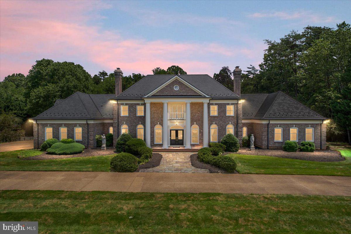 2401 OAKMONT CT, OAKTON, Virginia 22124, 6 Bedrooms Bedrooms, ,7 BathroomsBathrooms,Residential,For sale,2401 OAKMONT CT,VAFX2261498 MLS # VAFX2261498