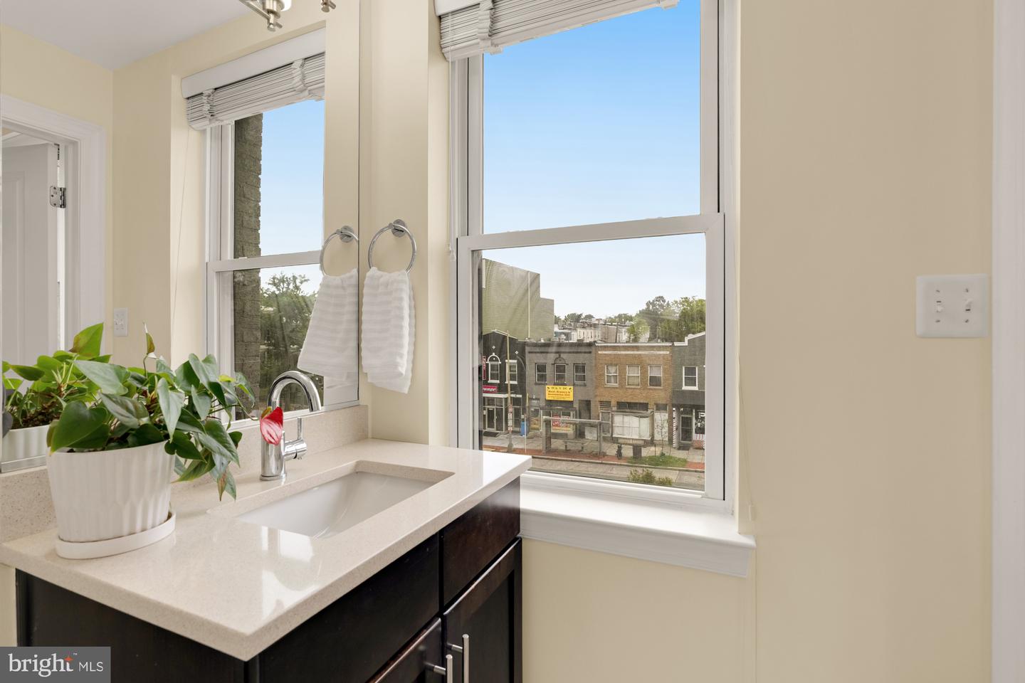 4800 GEORGIA AVE NW #301, WASHINGTON, District Of Columbia 20011, 2 Bedrooms Bedrooms, ,2 BathroomsBathrooms,Residential,For sale,4800 GEORGIA AVE NW #301,DCDC2215688 MLS # DCDC2215688