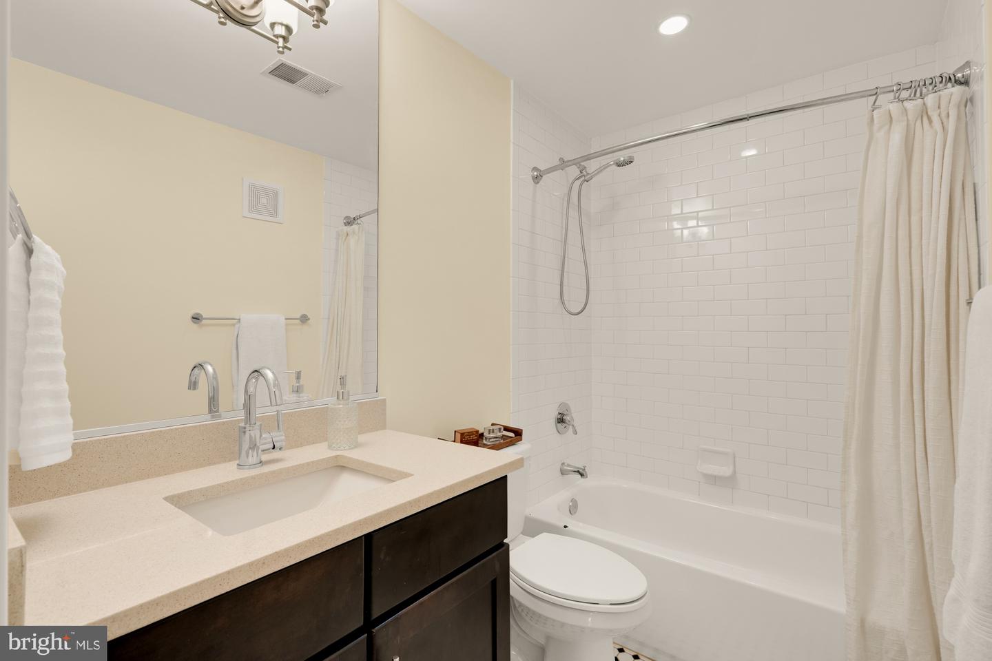 4800 GEORGIA AVE NW #301, WASHINGTON, District Of Columbia 20011, 2 Bedrooms Bedrooms, ,2 BathroomsBathrooms,Residential,For sale,4800 GEORGIA AVE NW #301,DCDC2215688 MLS # DCDC2215688