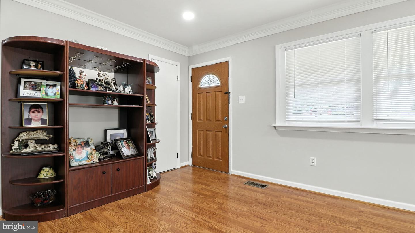 4559 KENDALL DR, WOODBRIDGE, Virginia 22193, 3 Bedrooms Bedrooms, ,1 BathroomBathrooms,Residential,For sale,4559 KENDALL DR,VAPW2102142 MLS # VAPW2102142