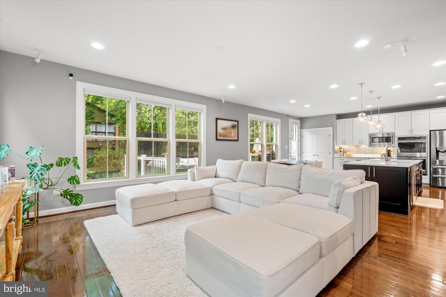 9091 BEAR BRANCH PL, FAIRFAX, Virginia 22031, 5 Bedrooms Bedrooms, ,5 BathroomsBathrooms,Residential,For sale,9091 BEAR BRANCH PL,VAFX2262778 MLS # VAFX2262778