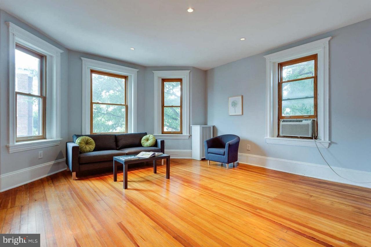 1419 R ST NW #33, WASHINGTON, District Of Columbia 20009, 2 Bedrooms Bedrooms, ,1 BathroomBathrooms,Residential,For sale,1419 R ST NW #33,DCDC2216378 MLS # DCDC2216378