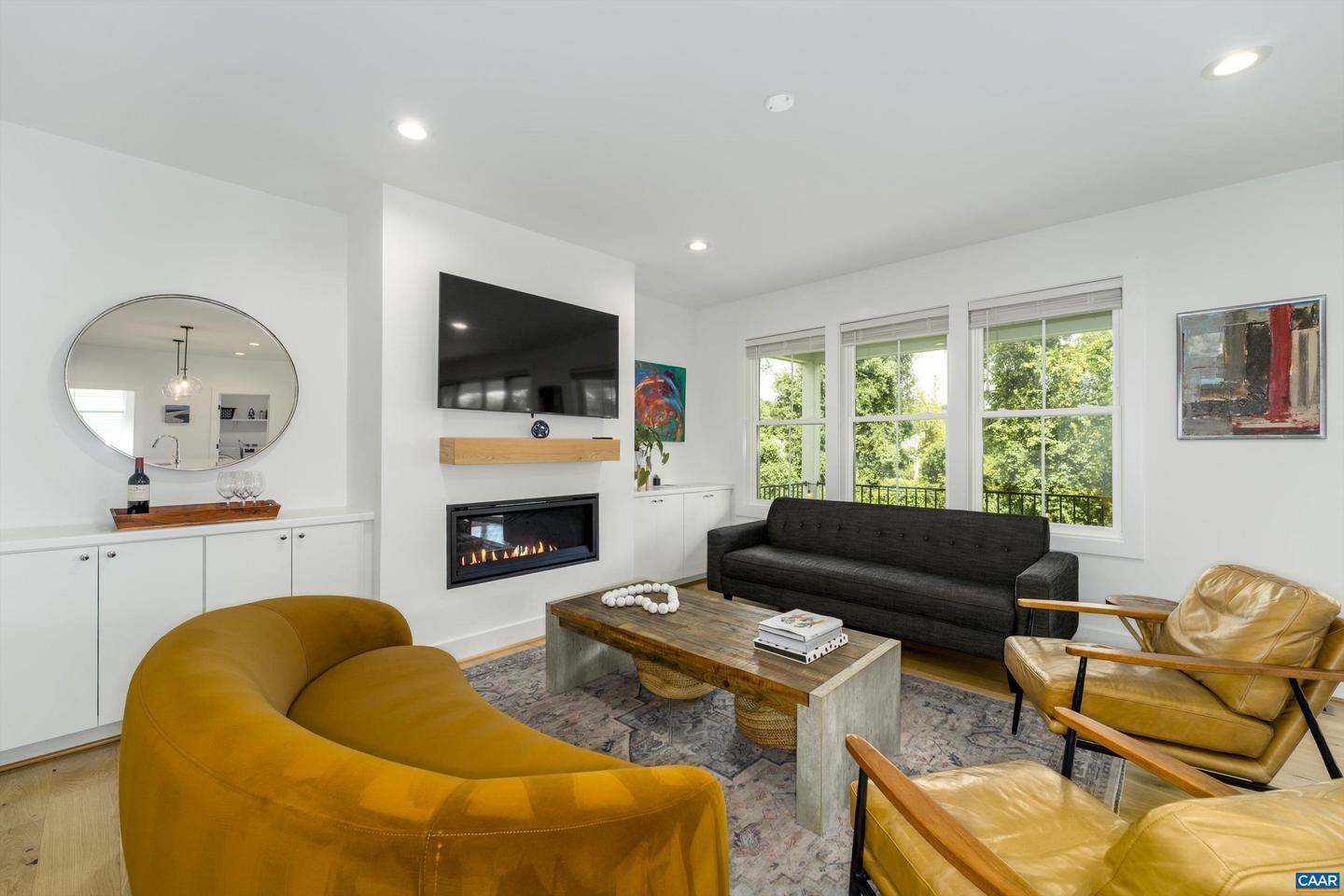 207 HARTMANS MILL RD, CHARLOTTESVILLE, Virginia 22902, 6 Bedrooms Bedrooms, ,5 BathroomsBathrooms,Residential,For sale,207 HARTMANS MILL RD,668294 MLS # 668294