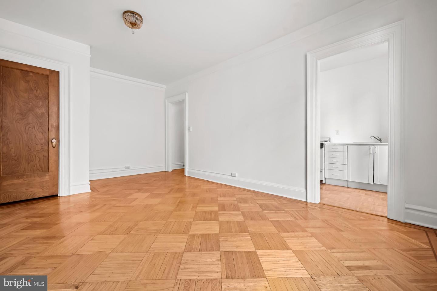 2039 NEW HAMPSHIRE AVE NW #607, WASHINGTON, District Of Columbia 20009, ,1 BathroomBathrooms,Residential,For sale,2039 NEW HAMPSHIRE AVE NW #607,DCDC2217030 MLS # DCDC2217030
