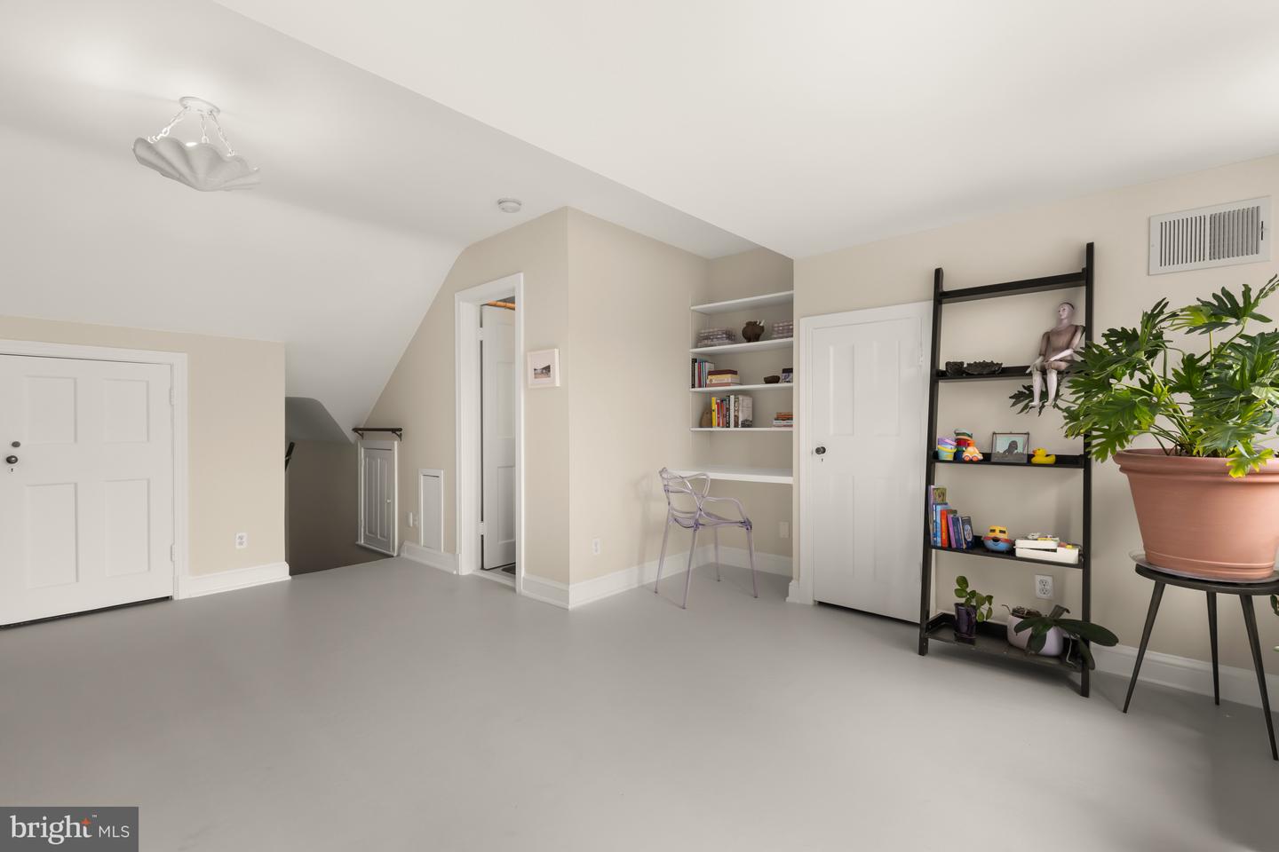 3334 RESERVOIR RD NW, WASHINGTON, District Of Columbia 20007, 4 Bedrooms Bedrooms, ,4 BathroomsBathrooms,Residential,For sale,3334 RESERVOIR RD NW,DCDC2217158 MLS # DCDC2217158