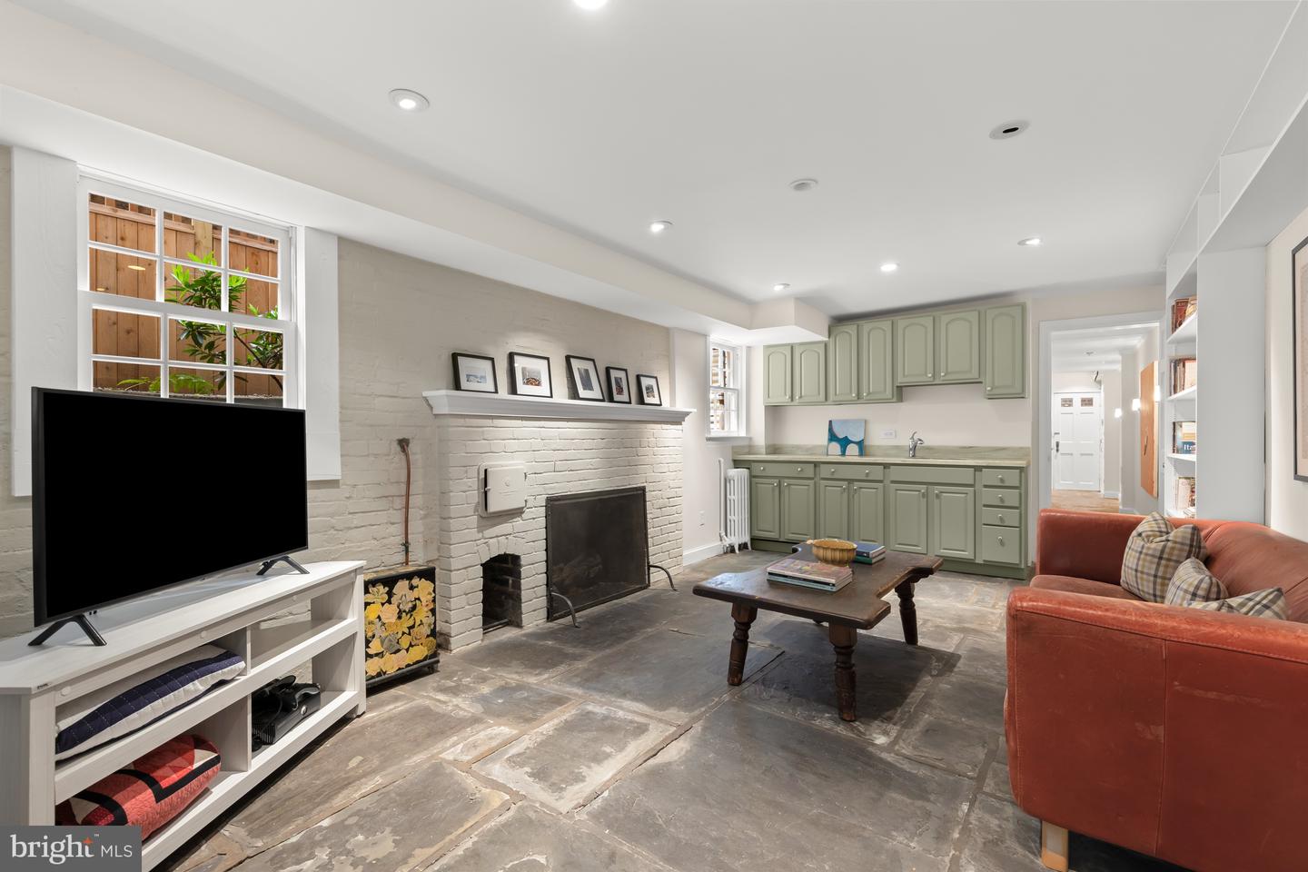 3334 RESERVOIR RD NW, WASHINGTON, District Of Columbia 20007, 4 Bedrooms Bedrooms, ,4 BathroomsBathrooms,Residential,For sale,3334 RESERVOIR RD NW,DCDC2217158 MLS # DCDC2217158