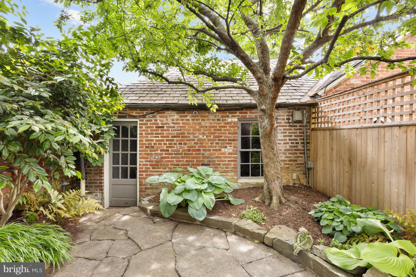 3334 RESERVOIR RD NW, WASHINGTON, District Of Columbia 20007, 4 Bedrooms Bedrooms, ,4 BathroomsBathrooms,Residential,For sale,3334 RESERVOIR RD NW,DCDC2217158 MLS # DCDC2217158