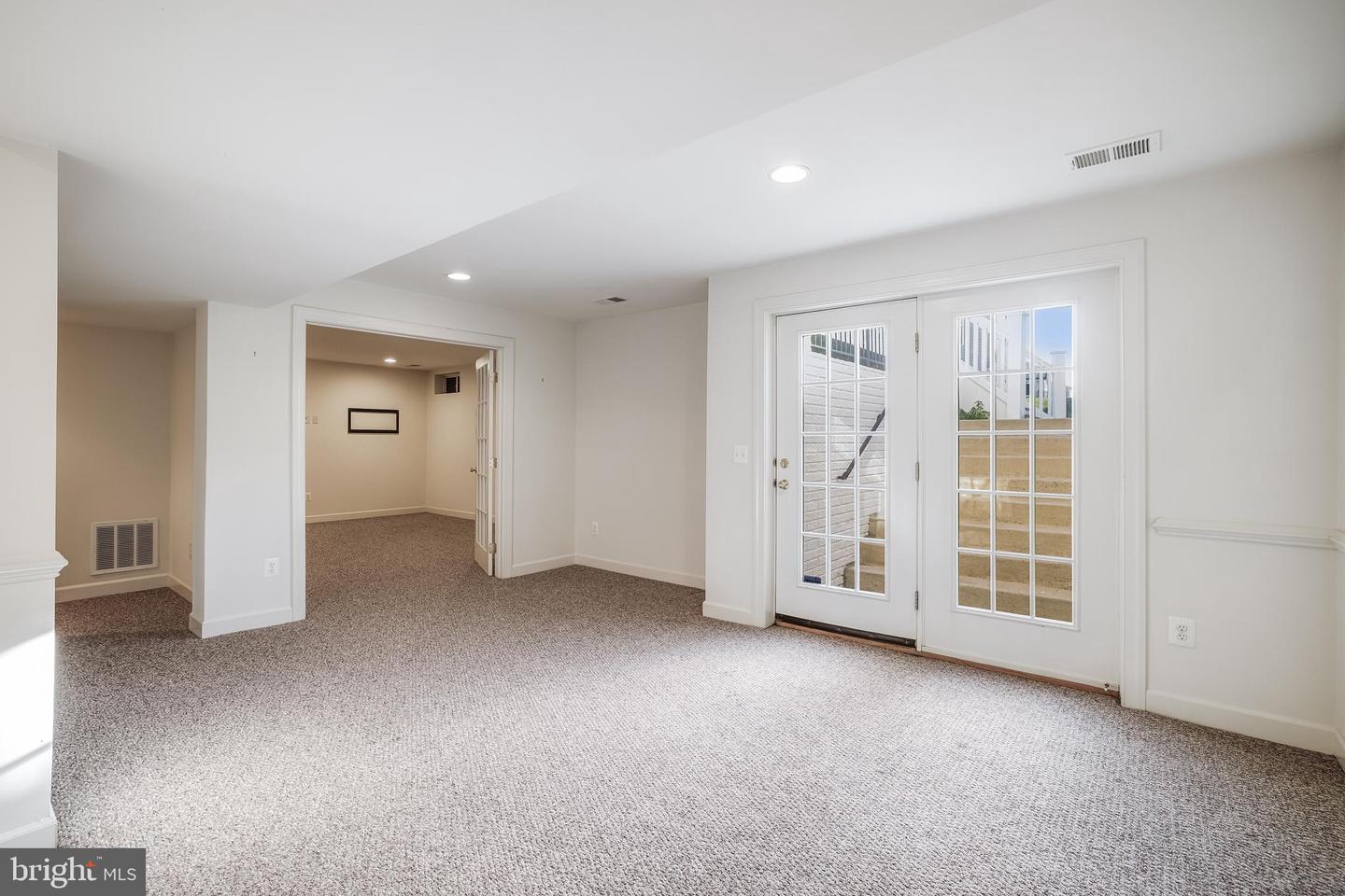 9343 BIRCH CLIFF DR, FREDERICKSBURG, Virginia 22407, 4 Bedrooms Bedrooms, ,3 BathroomsBathrooms,Residential,For sale,9343 BIRCH CLIFF DR,VASP2035866 MLS # VASP2035866