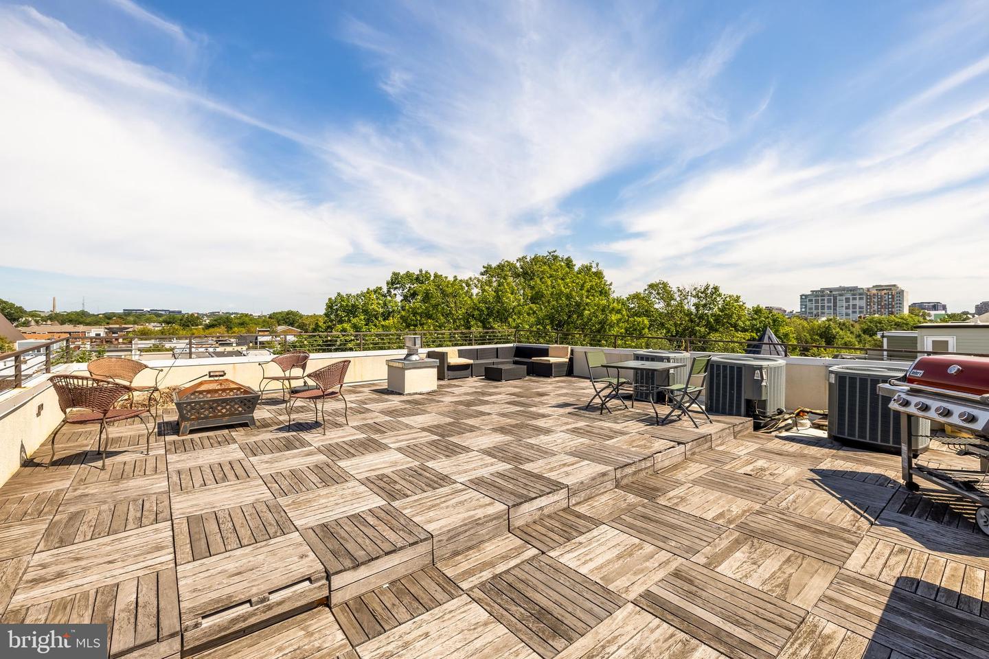 220 P ST NW #3, WASHINGTON, District Of Columbia 20001, 2 Bedrooms Bedrooms, ,2 BathroomsBathrooms,Residential,For sale,220 P ST NW #3,DCDC2217334 MLS # DCDC2217334