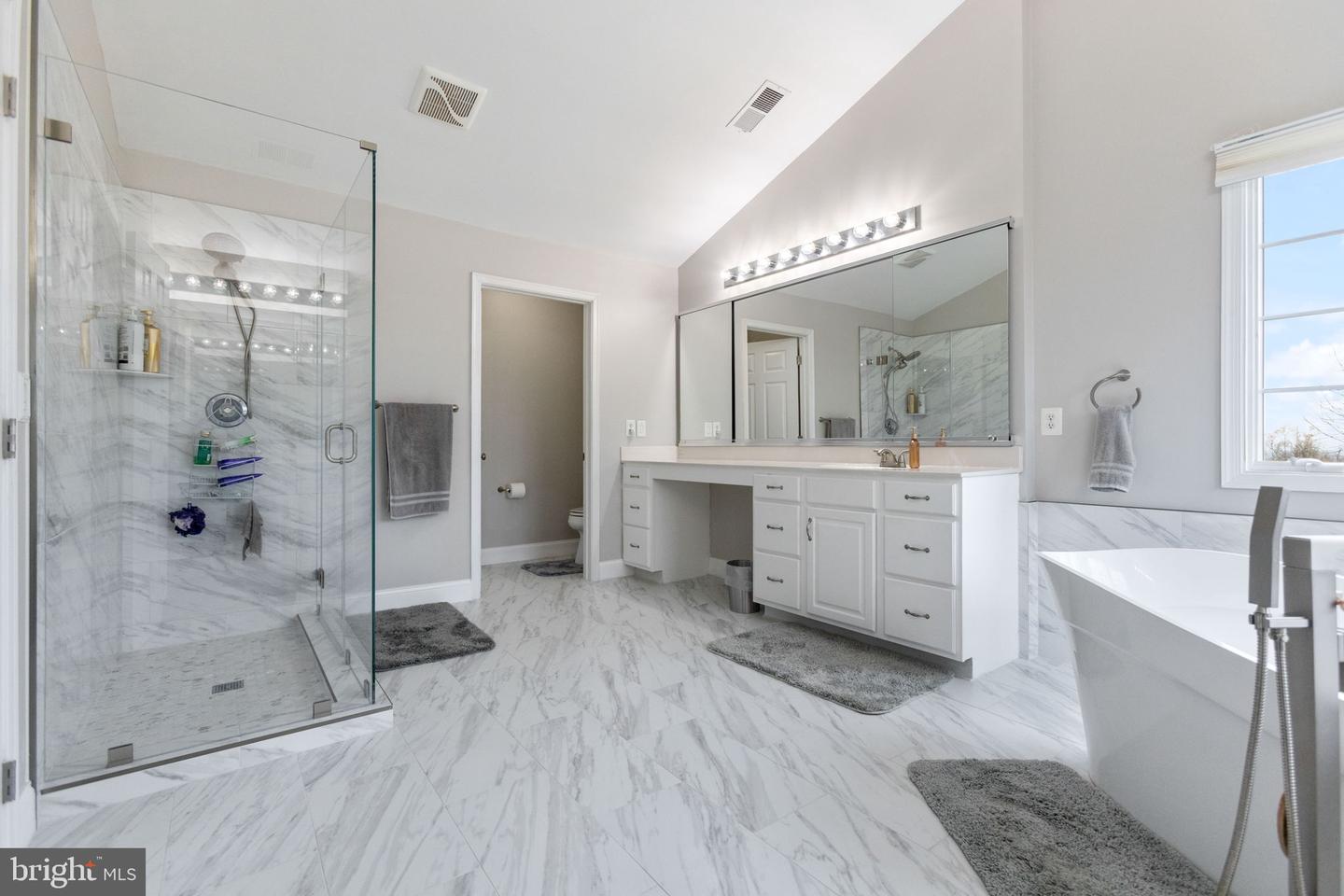 15058 BANKFIELD DR, WATERFORD, Virginia 20197, 5 Bedrooms Bedrooms, ,6 BathroomsBathrooms,Residential,For sale,15058 BANKFIELD DR,VALO2105728 MLS # VALO2105728
