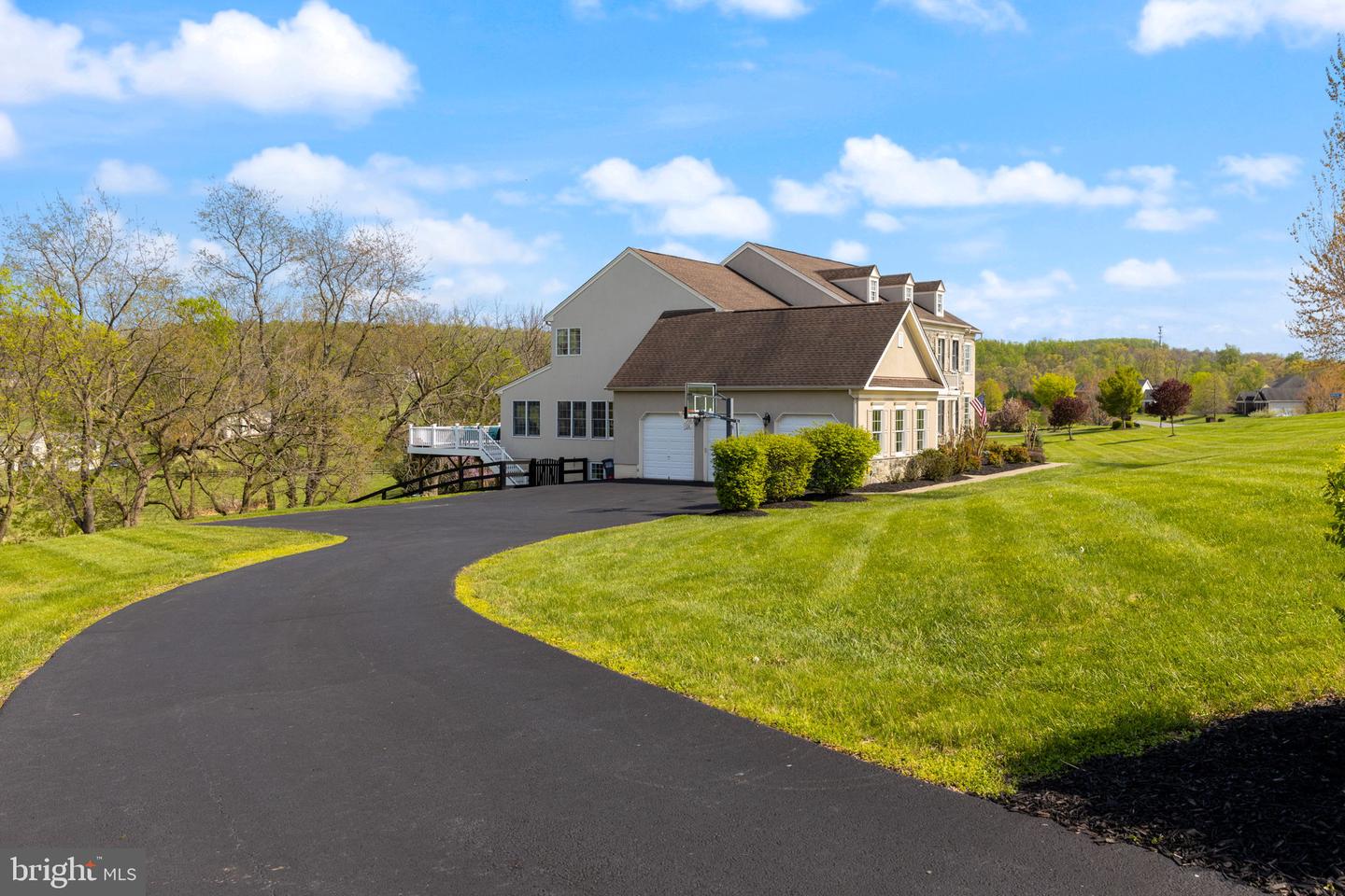15058 BANKFIELD DR, WATERFORD, Virginia 20197, 5 Bedrooms Bedrooms, ,6 BathroomsBathrooms,Residential,For sale,15058 BANKFIELD DR,VALO2105728 MLS # VALO2105728