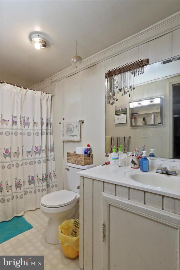 2253 RIDGEWAY RD, FRONT ROYAL, Virginia 22630, 2 Bedrooms Bedrooms, 4 Rooms Rooms,2 BathroomsBathrooms,Residential,For sale,2253 RIDGEWAY RD,VAWR2012172 MLS # VAWR2012172
