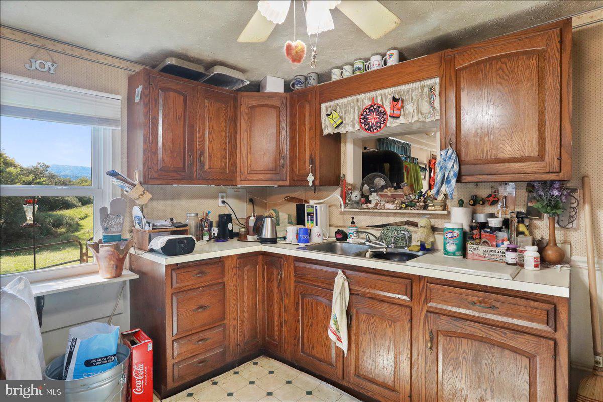 2253 RIDGEWAY RD, FRONT ROYAL, Virginia 22630, 2 Bedrooms Bedrooms, 4 Rooms Rooms,2 BathroomsBathrooms,Residential,For sale,2253 RIDGEWAY RD,VAWR2012172 MLS # VAWR2012172