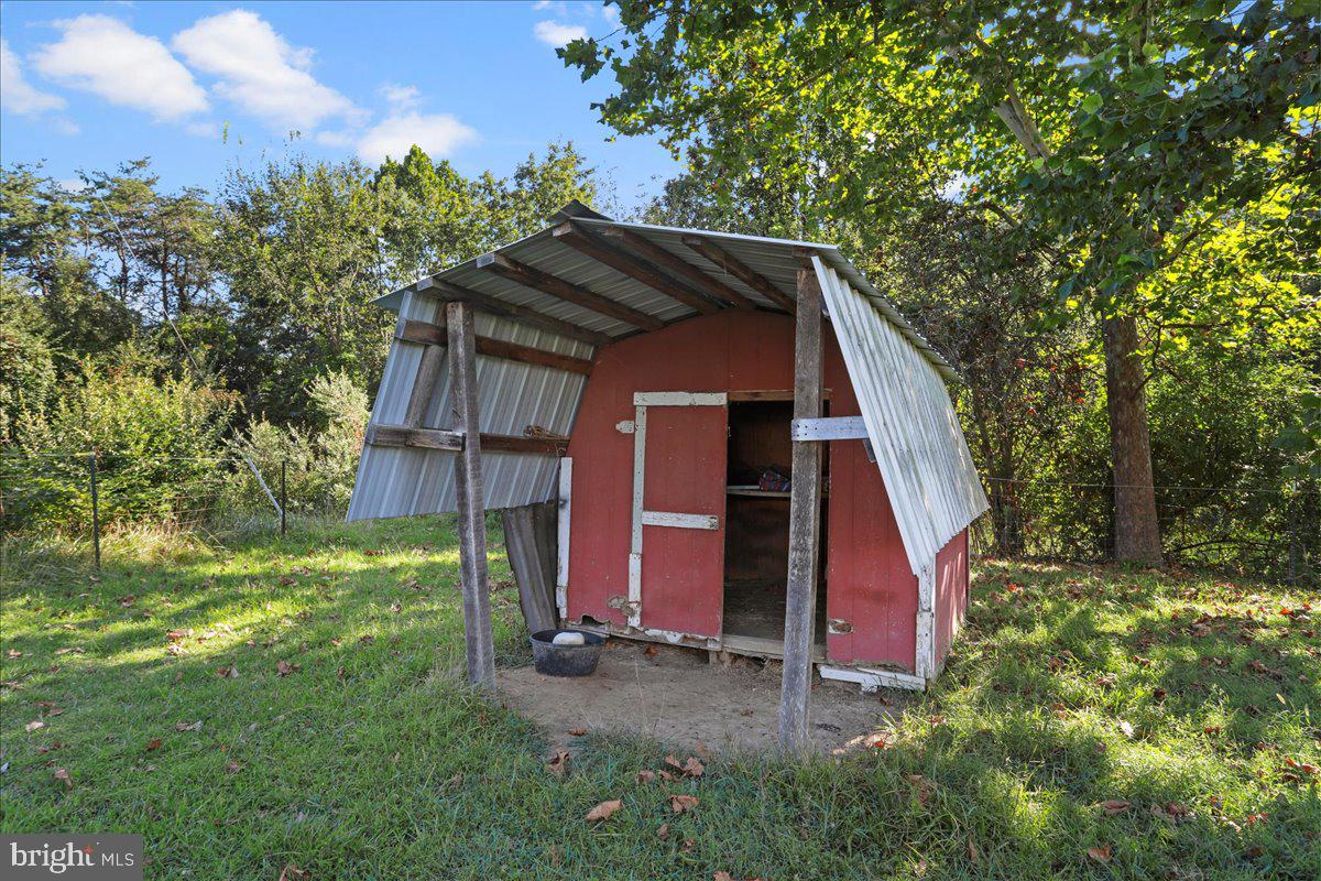 2253 RIDGEWAY RD, FRONT ROYAL, Virginia 22630, 2 Bedrooms Bedrooms, 4 Rooms Rooms,2 BathroomsBathrooms,Residential,For sale,2253 RIDGEWAY RD,VAWR2012172 MLS # VAWR2012172