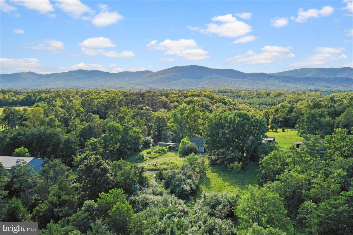 2253 RIDGEWAY RD, FRONT ROYAL, Virginia 22630, 2 Bedrooms Bedrooms, 4 Rooms Rooms,2 BathroomsBathrooms,Residential,For sale,2253 RIDGEWAY RD,VAWR2012172 MLS # VAWR2012172