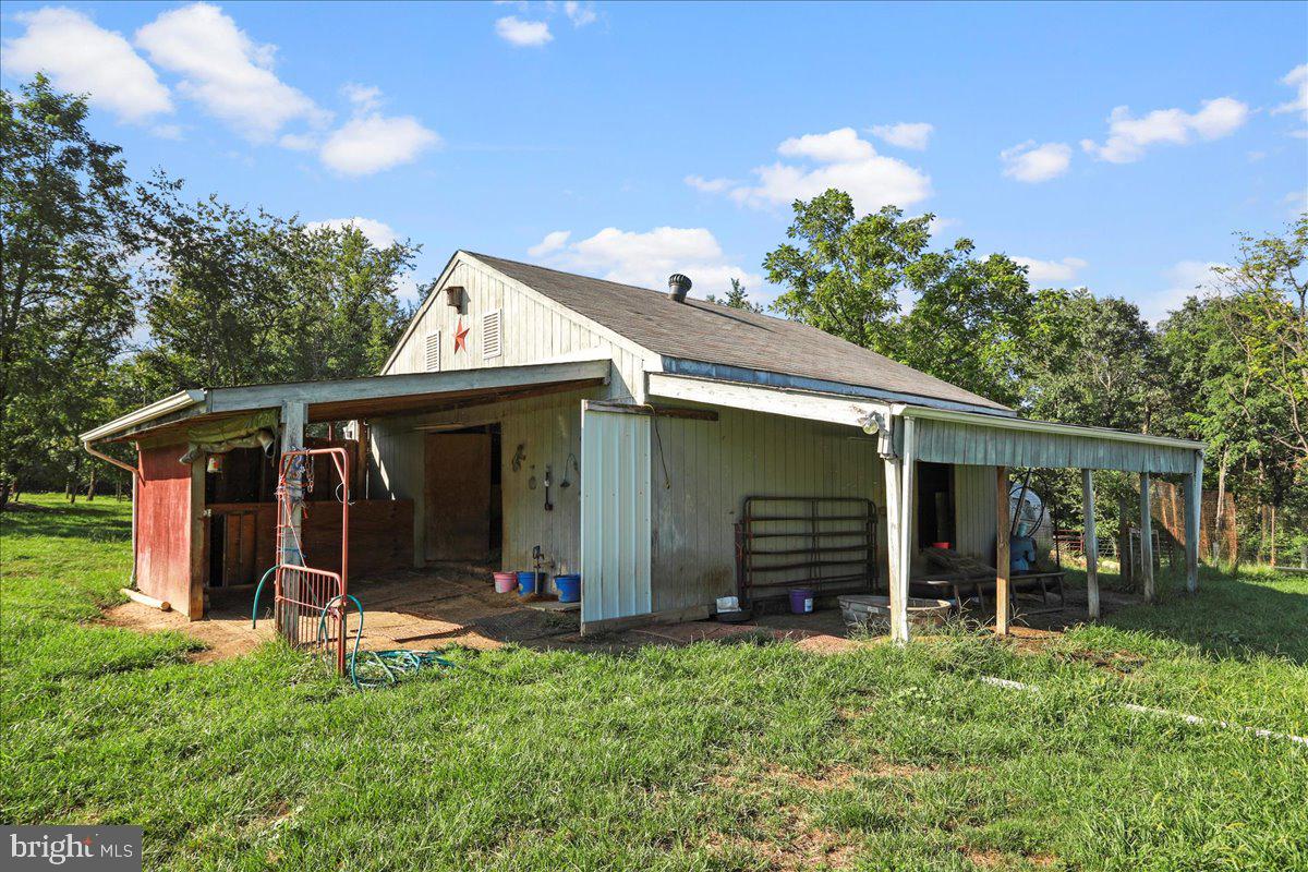 2253 RIDGEWAY RD, FRONT ROYAL, Virginia 22630, 2 Bedrooms Bedrooms, 4 Rooms Rooms,2 BathroomsBathrooms,Residential,For sale,2253 RIDGEWAY RD,VAWR2012172 MLS # VAWR2012172