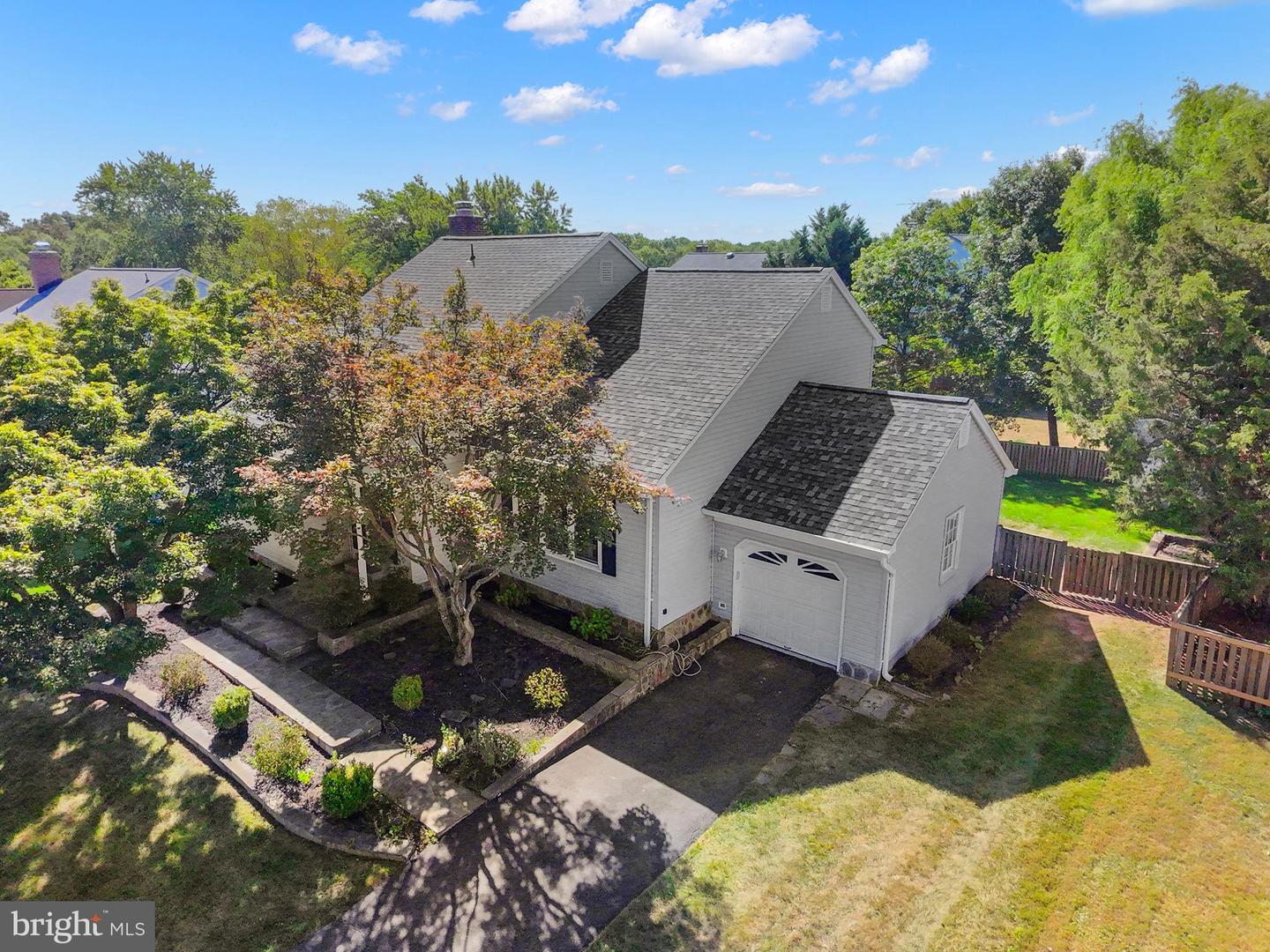 15205 BANNON HILL CT, CHANTILLY, Virginia 20151, 4 Bedrooms Bedrooms, ,3 BathroomsBathrooms,Residential,For sale,15205 BANNON HILL CT,VAFX2264506 MLS # VAFX2264506