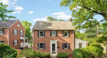 600 E BROAD ST, FALLS CHURCH, Virginia 22046, 4 Bedrooms Bedrooms, ,1 BathroomBathrooms,Residential,For sale,600 E BROAD ST,VAFA2003250 MLS # VAFA2003250