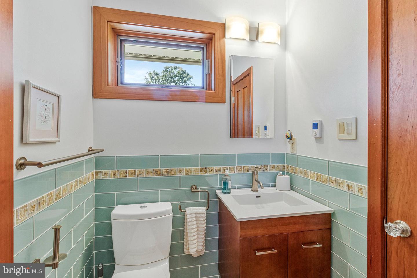 4520 39TH ST N, ARLINGTON, Virginia 22207, 3 Bedrooms Bedrooms, 17 Rooms Rooms,3 BathroomsBathrooms,Residential,For sale,4520 39TH ST N,VAAR2063034 MLS # VAAR2063034