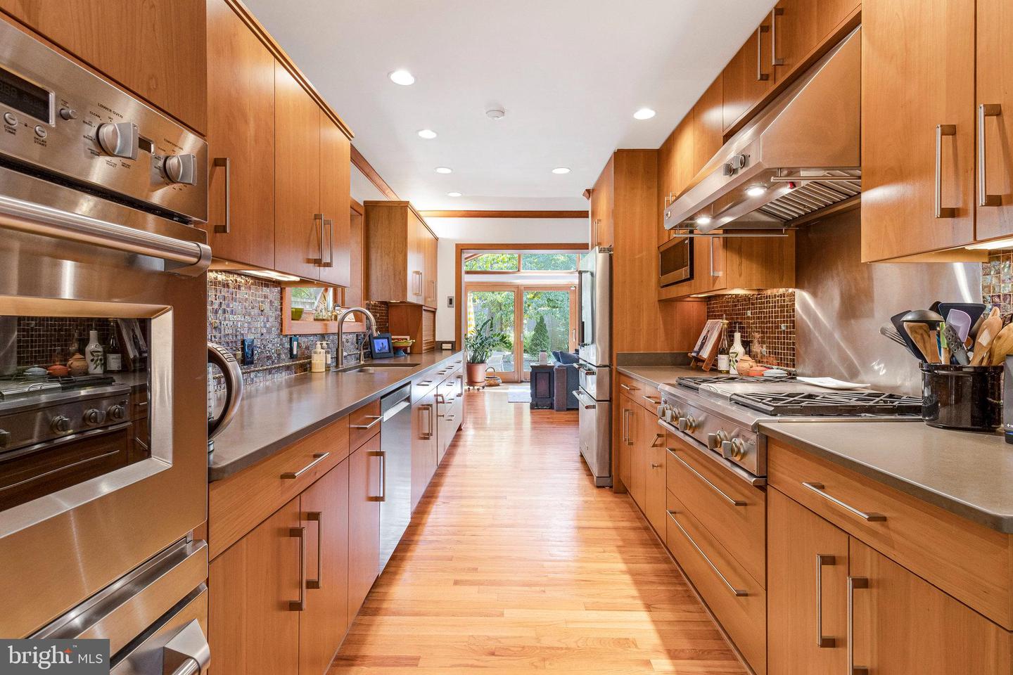 4520 39TH ST N, ARLINGTON, Virginia 22207, 3 Bedrooms Bedrooms, 17 Rooms Rooms,3 BathroomsBathrooms,Residential,For sale,4520 39TH ST N,VAAR2063034 MLS # VAAR2063034