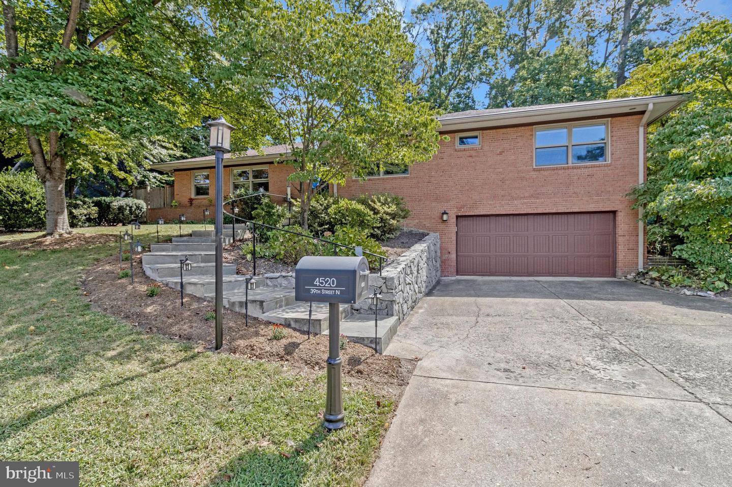 4520 39TH ST N, ARLINGTON, Virginia 22207, 3 Bedrooms Bedrooms, 17 Rooms Rooms,3 BathroomsBathrooms,Residential,For sale,4520 39TH ST N,VAAR2063034 MLS # VAAR2063034