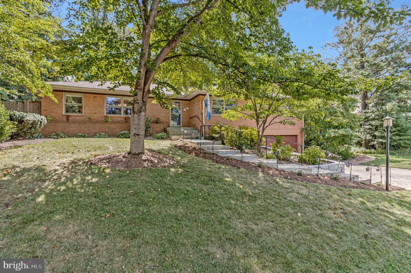 4520 39TH ST N, ARLINGTON, Virginia 22207, 3 Bedrooms Bedrooms, 17 Rooms Rooms,3 BathroomsBathrooms,Residential,For sale,4520 39TH ST N,VAAR2063034 MLS # VAAR2063034