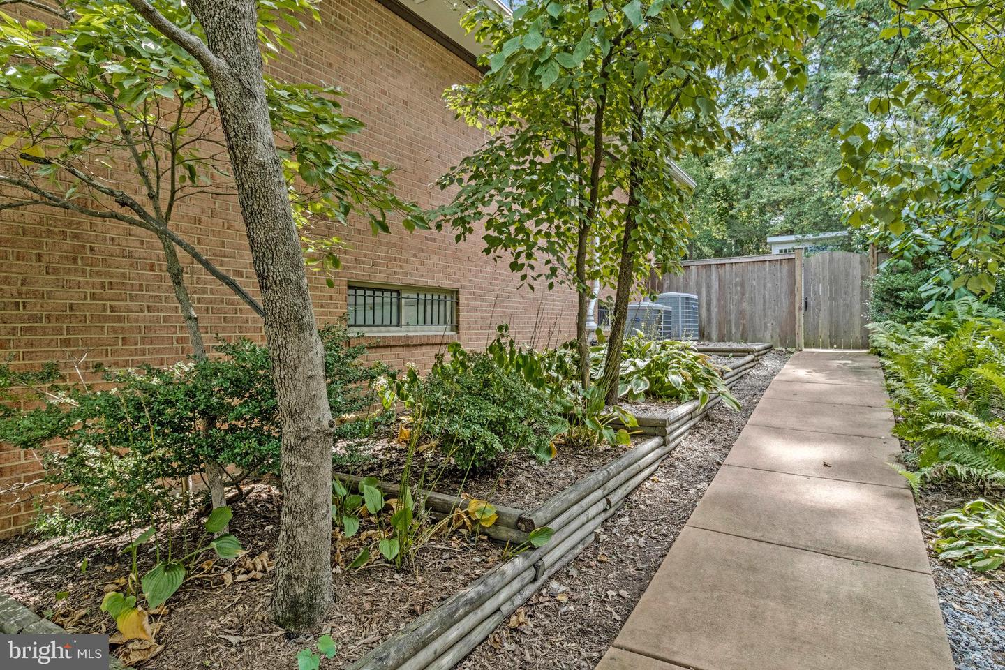 4520 39TH ST N, ARLINGTON, Virginia 22207, 3 Bedrooms Bedrooms, 17 Rooms Rooms,3 BathroomsBathrooms,Residential,For sale,4520 39TH ST N,VAAR2063034 MLS # VAAR2063034
