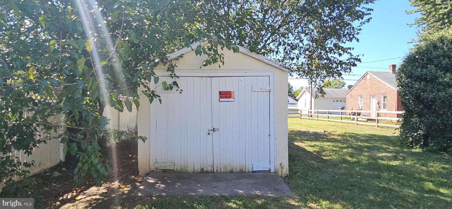 939 WOODLAND AVE, WINCHESTER, Virginia 22601, 2 Bedrooms Bedrooms, ,2 BathroomsBathrooms,Residential,For sale,939 WOODLAND AVE,VAWI2009014 MLS # VAWI2009014 939 WOODLAND AVE, WINCHESTER, Virginia 22601, 2 Bedrooms Bedrooms, ,2 BathroomsBathrooms,Residential,For sale,939 WOODLAND AVE,VAWI2009014 MLS # VAWI2009014