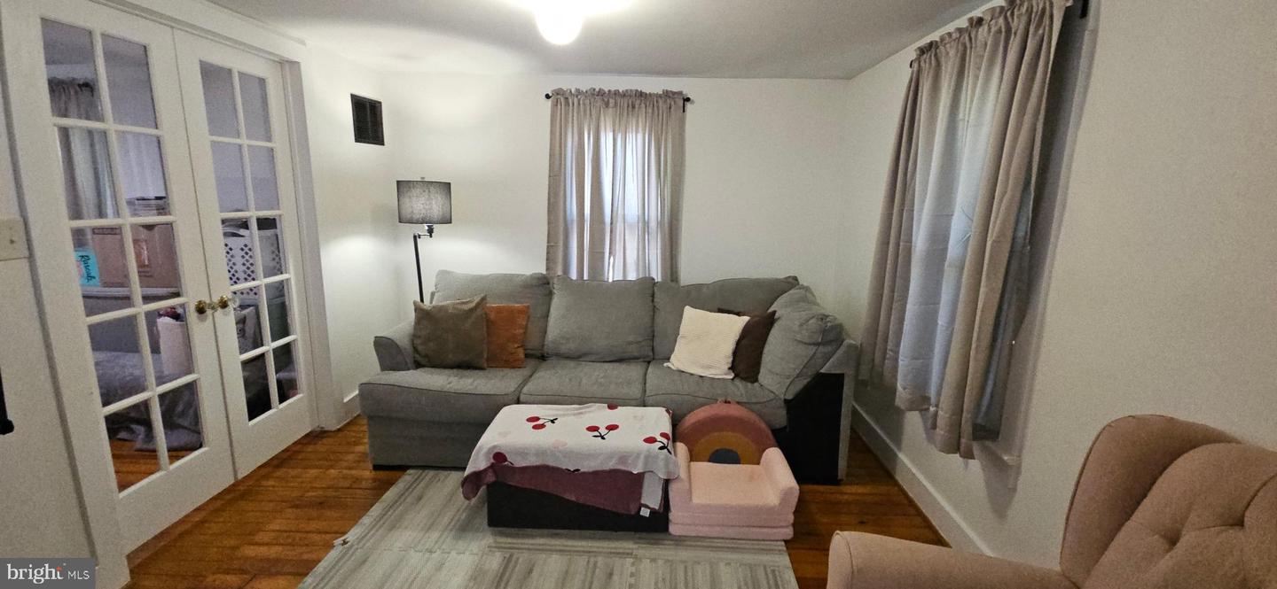 939 WOODLAND AVE, WINCHESTER, Virginia 22601, 2 Bedrooms Bedrooms, ,2 BathroomsBathrooms,Residential,For sale,939 WOODLAND AVE,VAWI2009014 MLS # VAWI2009014 939 WOODLAND AVE, WINCHESTER, Virginia 22601, 2 Bedrooms Bedrooms, ,2 BathroomsBathrooms,Residential,For sale,939 WOODLAND AVE,VAWI2009014 MLS # VAWI2009014