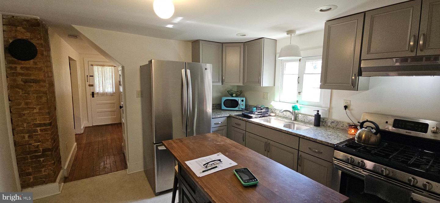 939 WOODLAND AVE, WINCHESTER, Virginia 22601, 2 Bedrooms Bedrooms, ,2 BathroomsBathrooms,Residential,For sale,939 WOODLAND AVE,VAWI2009014 MLS # VAWI2009014 939 WOODLAND AVE, WINCHESTER, Virginia 22601, 2 Bedrooms Bedrooms, ,2 BathroomsBathrooms,Residential,For sale,939 WOODLAND AVE,VAWI2009014 MLS # VAWI2009014