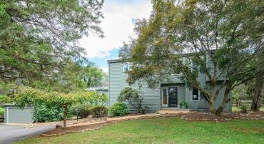 2635 HOLKHAM DR, CHARLOTTESVILLE, Virginia 22901, 4 Bedrooms Bedrooms, ,3 BathroomsBathrooms,Residential,For sale,2635 HOLKHAM DR,668534 MLS # 668534