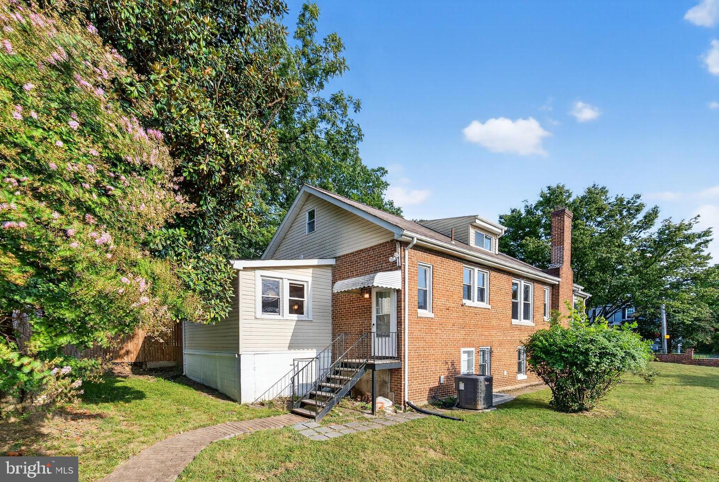 213 VAN BUREN ST NW, WASHINGTON, District Of Columbia 20012, 3 Bedrooms Bedrooms, ,2 BathroomsBathrooms,Residential,For sale,213 VAN BUREN ST NW,DCDC2220214 MLS # DCDC2220214