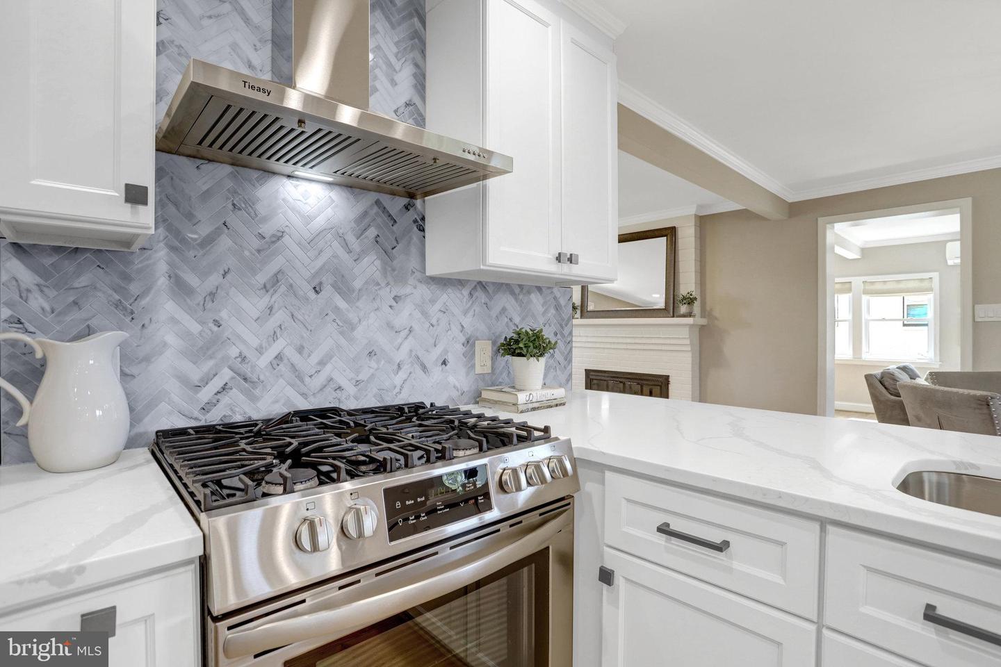 1111 WESTMORELAND RD, ALEXANDRIA, Virginia 22308, 4 Bedrooms Bedrooms, ,3 BathroomsBathrooms,Residential,For sale,1111 WESTMORELAND RD,VAFX2264816 MLS # VAFX2264816
