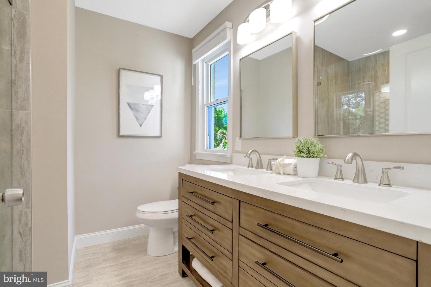 1111 WESTMORELAND RD, ALEXANDRIA, Virginia 22308, 4 Bedrooms Bedrooms, ,3 BathroomsBathrooms,Residential,For sale,1111 WESTMORELAND RD,VAFX2264816 MLS # VAFX2264816