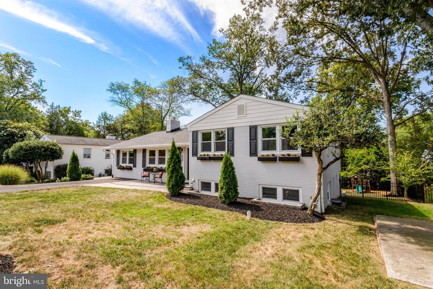 1111 WESTMORELAND RD, ALEXANDRIA, Virginia 22308, 4 Bedrooms Bedrooms, ,3 BathroomsBathrooms,Residential,For sale,1111 WESTMORELAND RD,VAFX2264816 MLS # VAFX2264816
