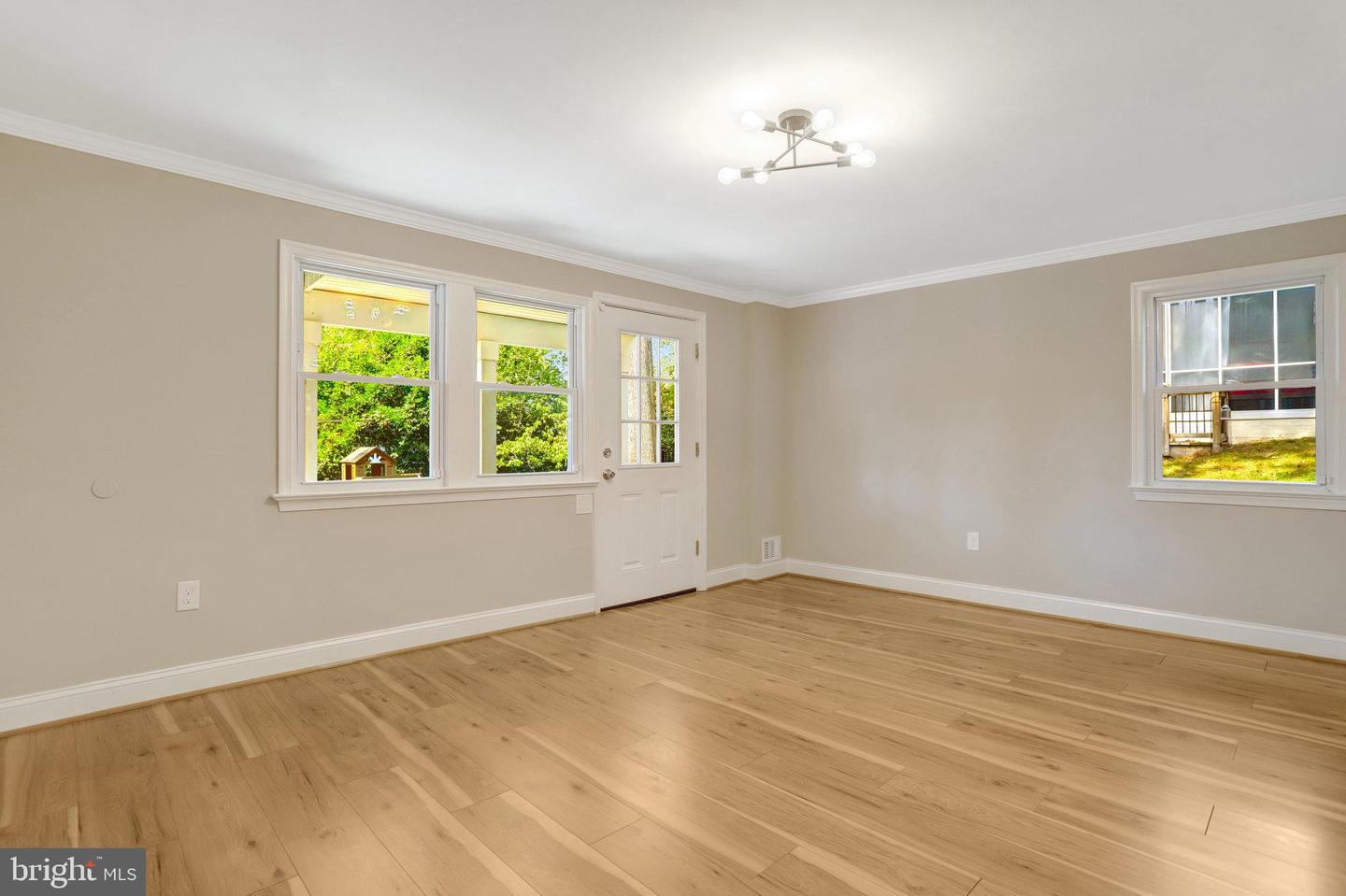 1111 WESTMORELAND RD, ALEXANDRIA, Virginia 22308, 4 Bedrooms Bedrooms, ,3 BathroomsBathrooms,Residential,For sale,1111 WESTMORELAND RD,VAFX2264816 MLS # VAFX2264816