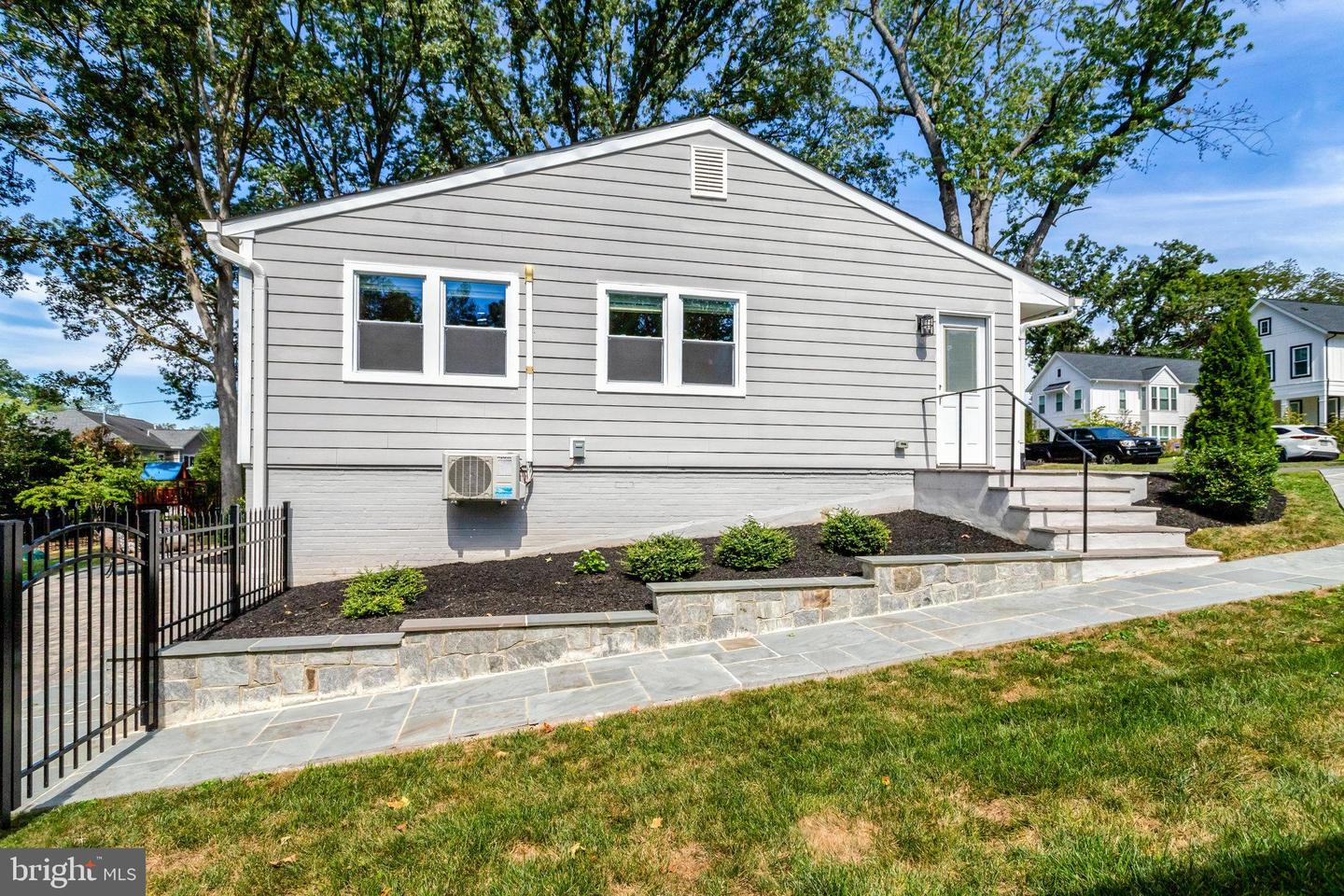1111 WESTMORELAND RD, ALEXANDRIA, Virginia 22308, 4 Bedrooms Bedrooms, ,3 BathroomsBathrooms,Residential,For sale,1111 WESTMORELAND RD,VAFX2264816 MLS # VAFX2264816