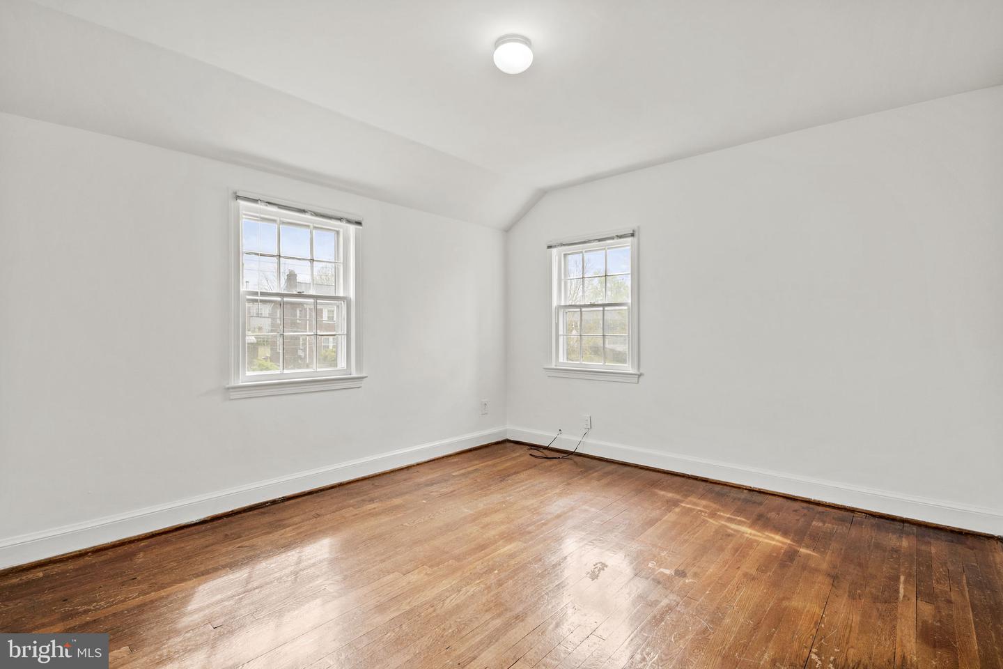 1807 41ST PL SE, WASHINGTON, District Of Columbia 20020, 5 Bedrooms Bedrooms, ,2 BathroomsBathrooms,Residential,For sale,1807 41ST PL SE,DCDC2220220 MLS # DCDC2220220