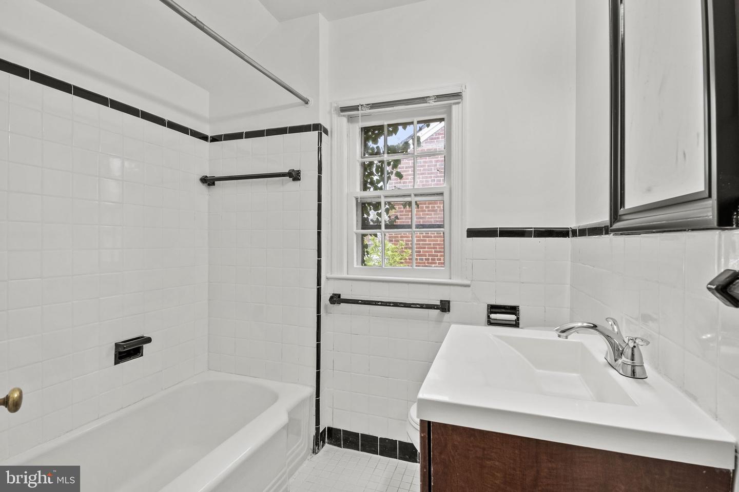 1807 41ST PL SE, WASHINGTON, District Of Columbia 20020, 5 Bedrooms Bedrooms, ,2 BathroomsBathrooms,Residential,For sale,1807 41ST PL SE,DCDC2220220 MLS # DCDC2220220