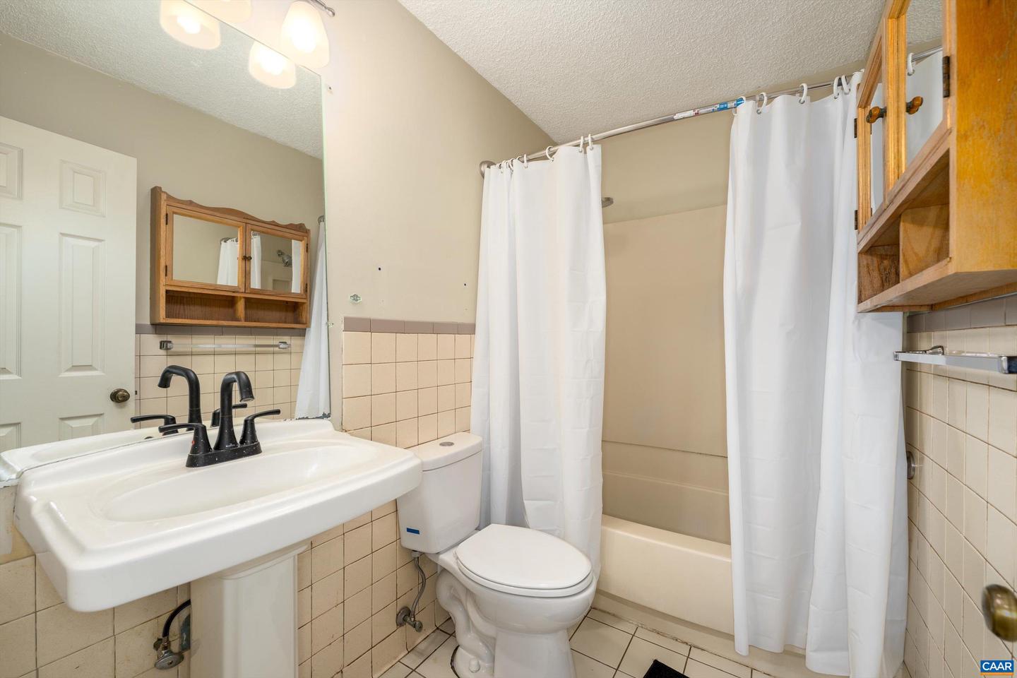 421 NEWTOWN RD, GREENWOOD, Virginia 22943, 3 Bedrooms Bedrooms, ,2 BathroomsBathrooms,Residential,For sale,421 NEWTOWN RD,668564 MLS # 668564