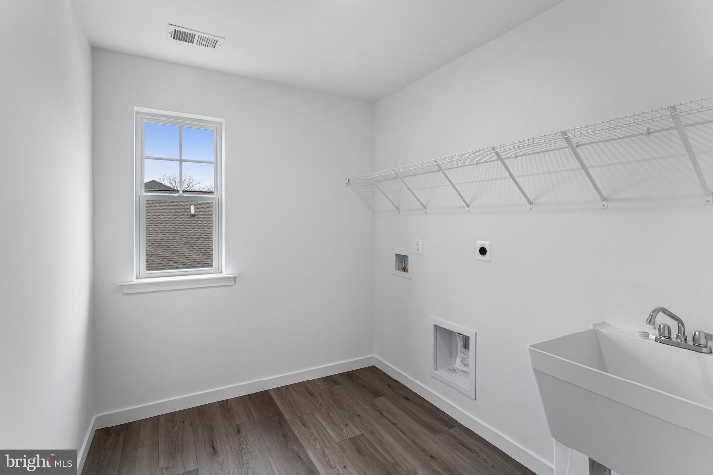 2083 SPRINGVALE DR, BEALETON, Virginia 22712, 4 Bedrooms Bedrooms, ,3 BathroomsBathrooms,Residential,For sale,2083 SPRINGVALE DR,VAFQ2018154 MLS # VAFQ2018154