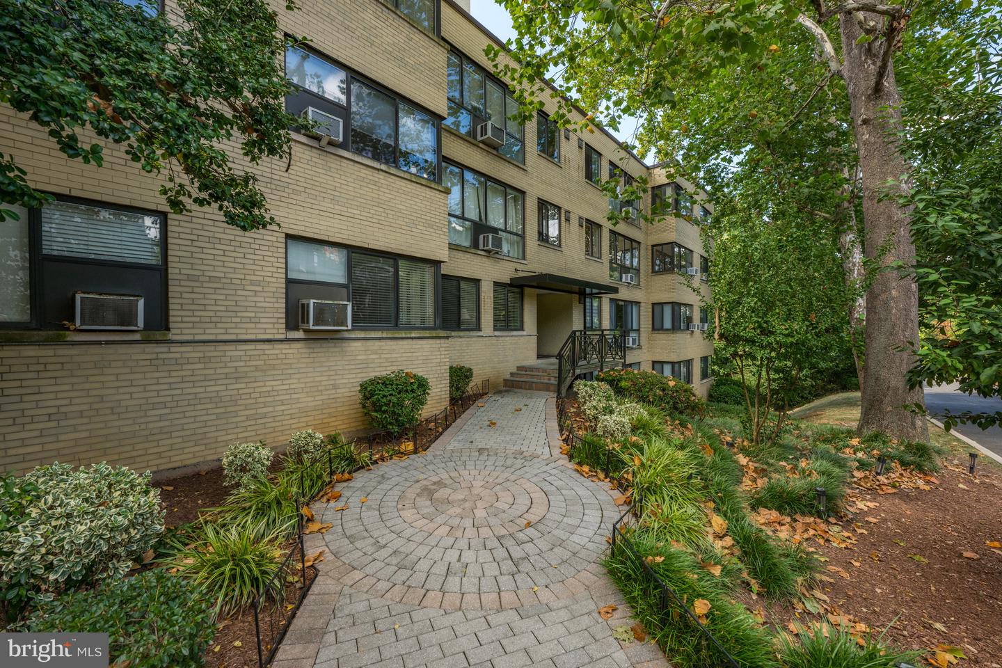 3901 TUNLAW RD NW #606, WASHINGTON, District Of Columbia 20007, 2 Bedrooms Bedrooms, ,1 BathroomBathrooms,Residential,For sale,3901 TUNLAW RD NW #606,DCDC2220264 MLS # DCDC2220264